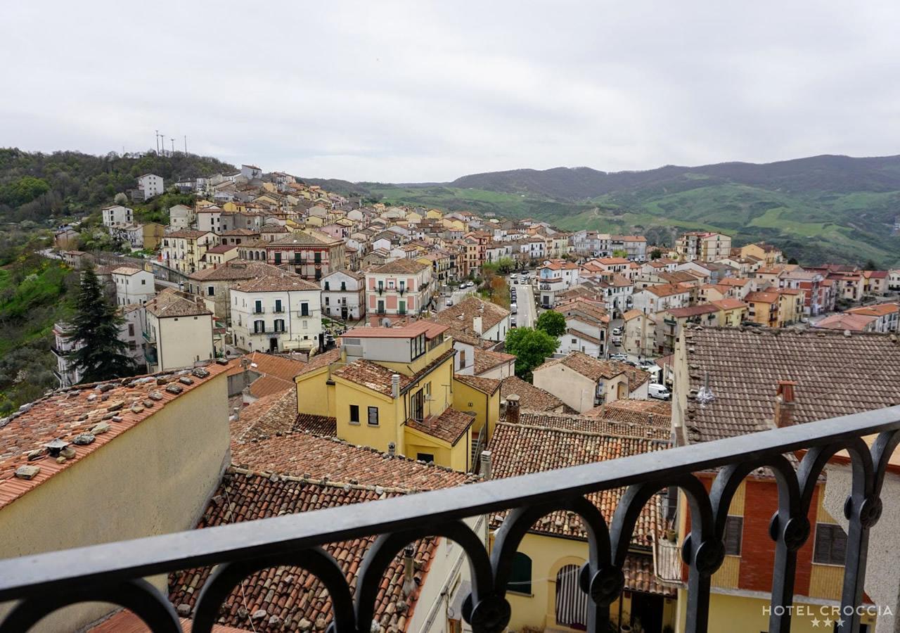 Hotel Croccia Accettura Kültér fotó