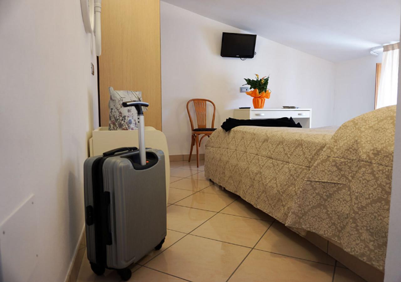 Hotel Croccia Accettura Kültér fotó